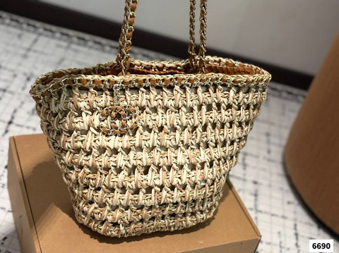 Pre Order Luxury Logo Chain Bucket Beach Bag (3 Colours)
