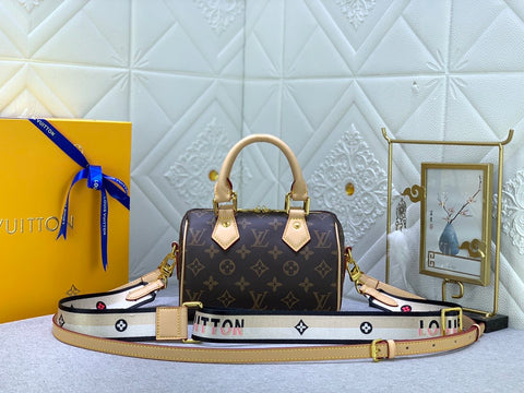 Pre Order Luxury Design Cross Body Hand Bag With Printed Logo Strap
